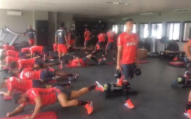 Elenco do Flamengo começa trabalhos com treino regenerativo no Ninho