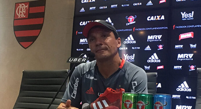 Zé Ricardo diz que Rômulo é sua primeira opção para volante