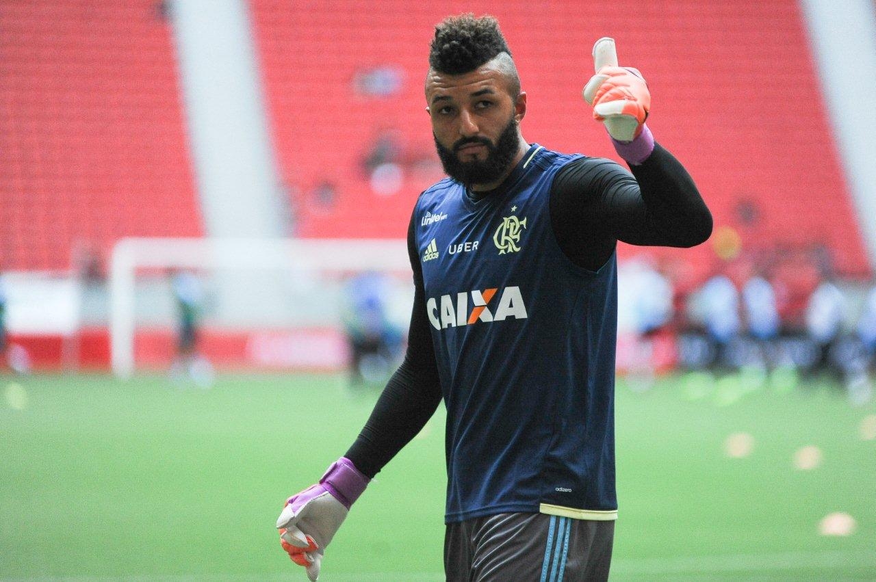 Lateral que é titular e destaque do Flamengo foi desperdiçado pelo  Figueirense