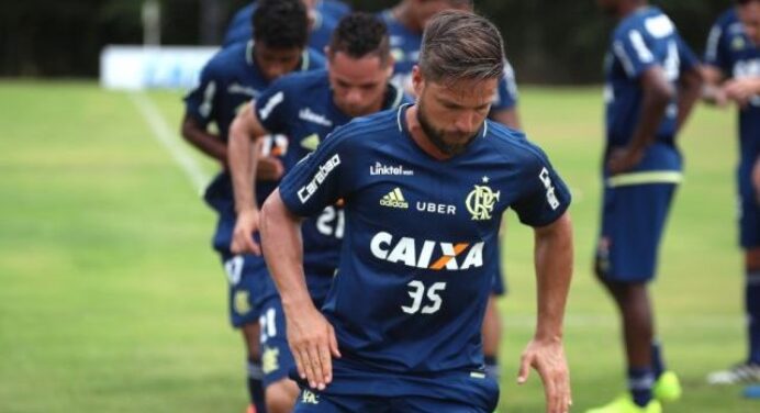 Zé Ricardo quer força máxima