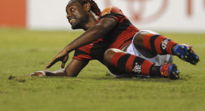 Flamengo e Vagner Love estão próximos de fechar transferência