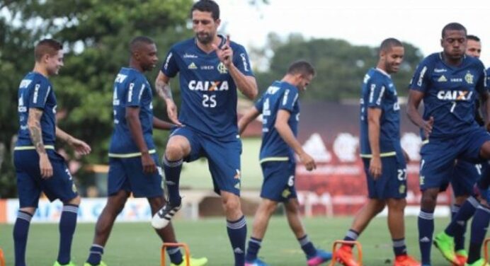 Donatti e Ronaldo vão bem e ganham pontos com Zé Ricardo