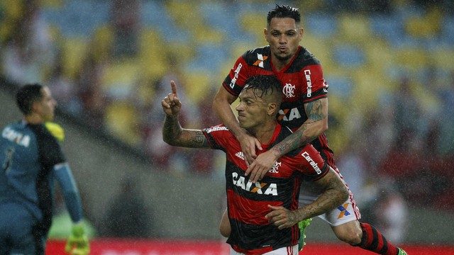 Vídeo: Terceiro gol de Guerrero contra a Chapecoense