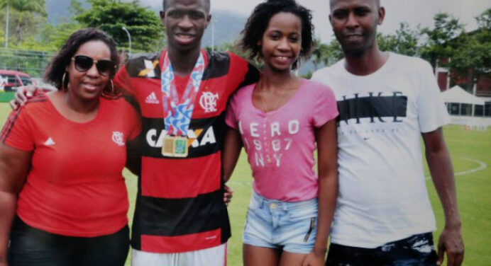 São Gonçalo vê com orgulho ascensão de Vinícius Jr. no Flamengo