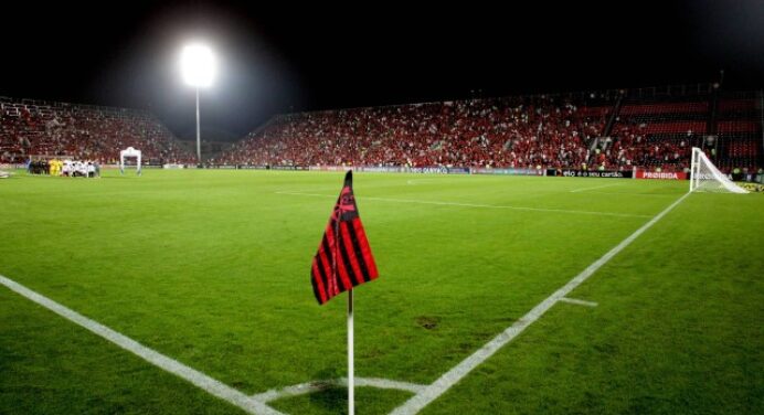 Uol: “Ilha do Urubu vira ‘caldeirão’, e Flamengo completa 407 dias invicto no RJ”