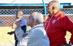 "Esse tipo de atitude do Bandeira não ajuda em nada em momento como esse", diz Perrotta