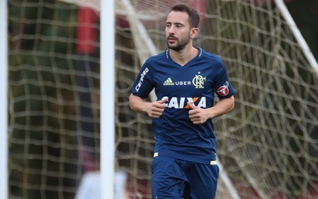 Everton Ribeiro cita parte física e afirma: “Tenho muito a melhorar”
