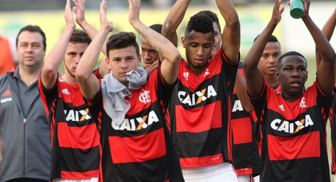 Não só futebol: Fla trata questões educacionais e sociais como fundamentais em trabalho com jovens