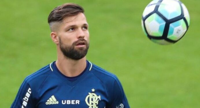Diego reconhece Corinthians forte na briga pelo Brasileirão e pede concentração no Fla