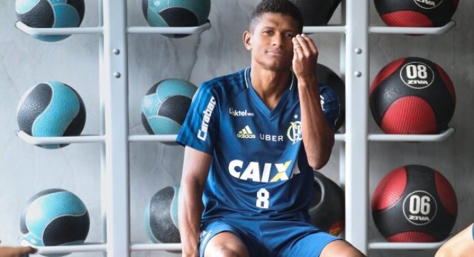 Sormani critica poder de marcação de Márcio Araújo, afimando que ‘é folclore’