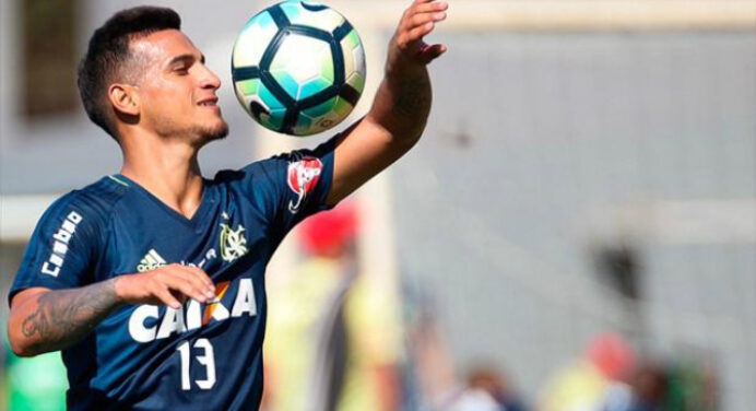 Trauco diz saber o que a torcida flamenguista quer em 2017