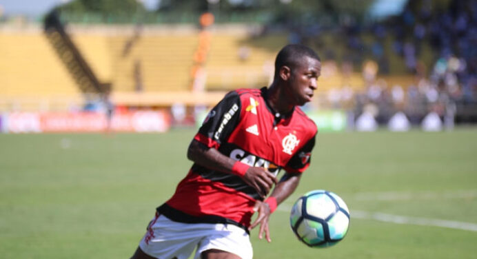 Marcelo espera que Vinícius Júnior chegue “quase pronto” ao Real