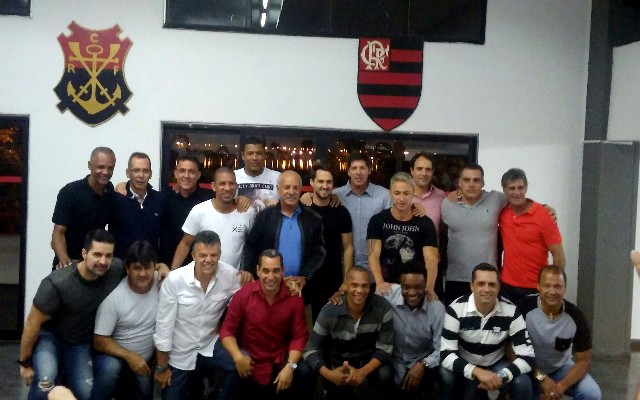 Flamengo homenageia pentacampeões de 92