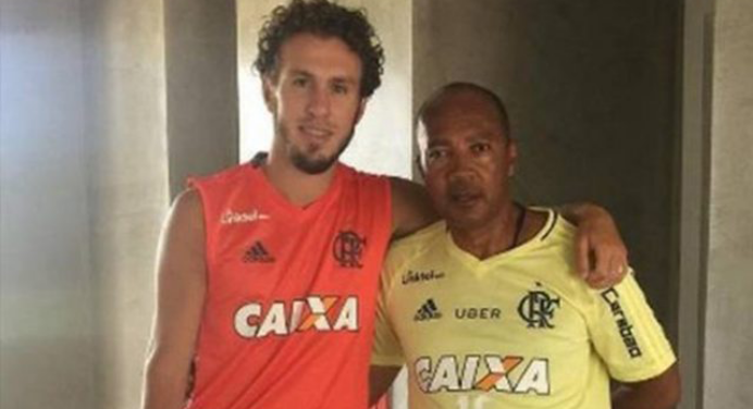 Cruzeiro acerta com Rafael Galhardo