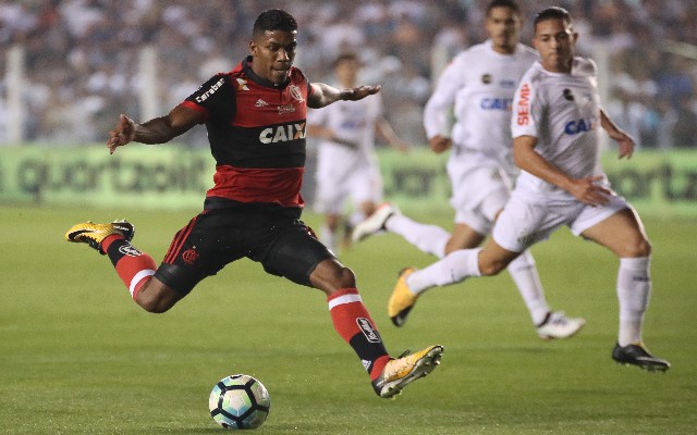 Baixo aproveitamento do ataque vira problema no Flamengo