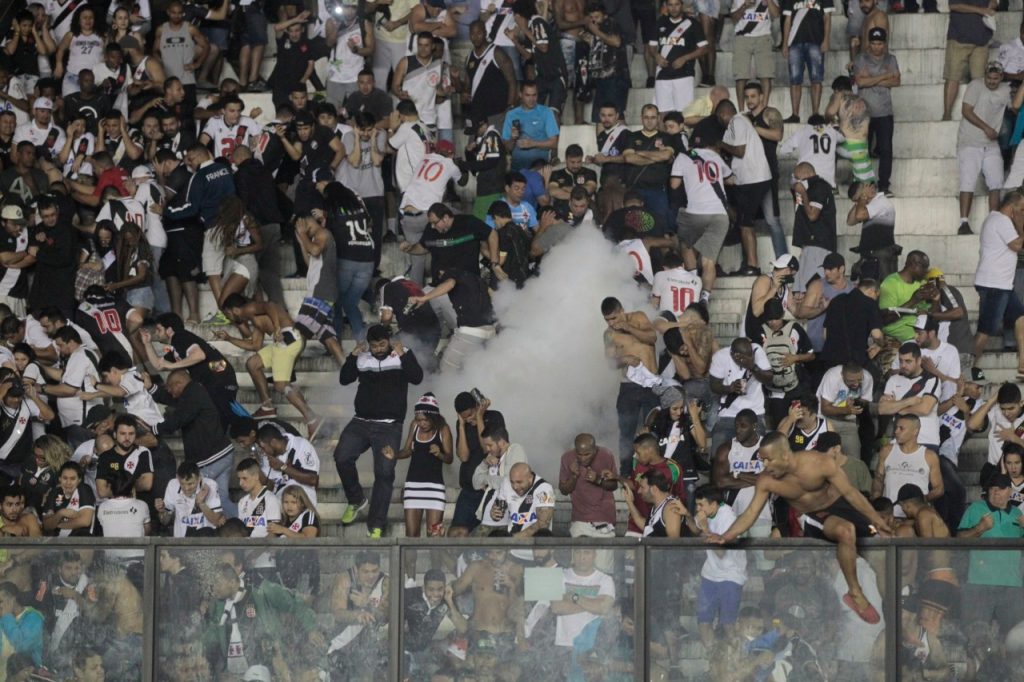 Torcedor do Vasco morre baleado. Outros dois foram feridos, mas não correm perigo