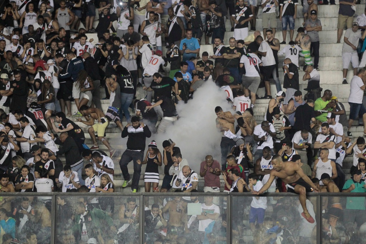 Torcedor morre após briga entre torcidas antes de jogo entre Flamengo e  Vasco