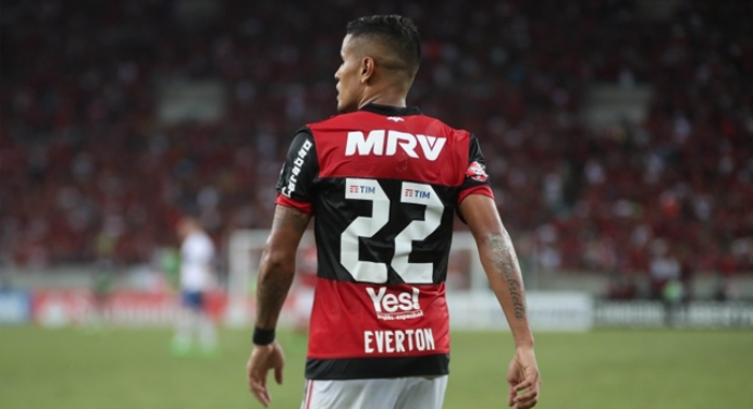 Everton recebe sondagens do exterior e pode deixar o Fla, afirma repórter