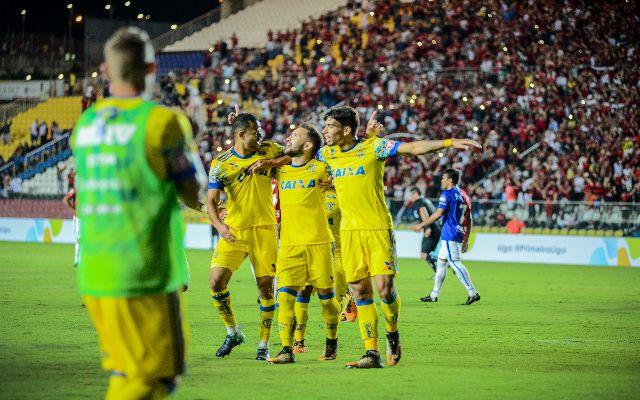 Paquetá fala sobre os jogadores da base: “Grupo acredita na gente”