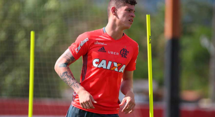 GE: “De volta ao Fla após empréstimo, Ronaldo quer espaço: ‘Paquetá é exemplo'”