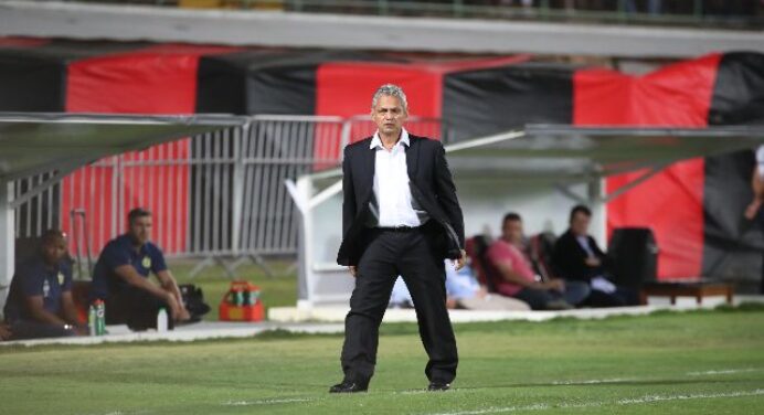 Rueda vê evolução no Flamengo e avisa: “30 segundos de comemoração”