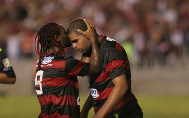 Império do Amor? Flamengo sonda Love e Adriano deseja retornar