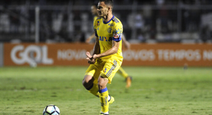 Zico compara camisa 3 do Flamengo à do Tabajara