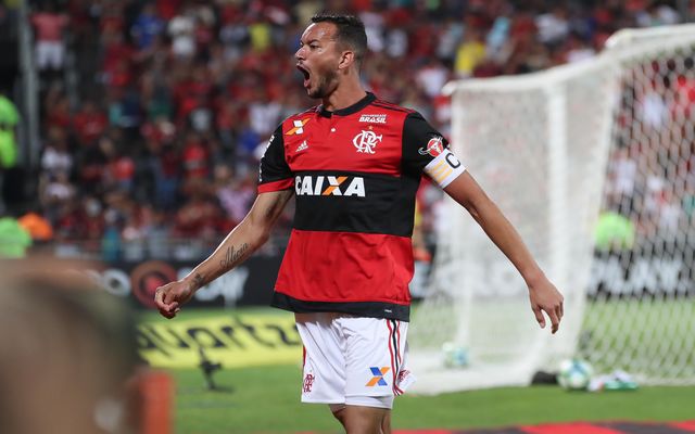 Réver se torna o zagueiro com mais gols na história do Brasileirão por pontos corridos