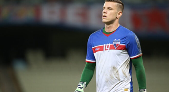 Especulado pela imprensa no Fla, goleiro destaque da Série C renova até 2020