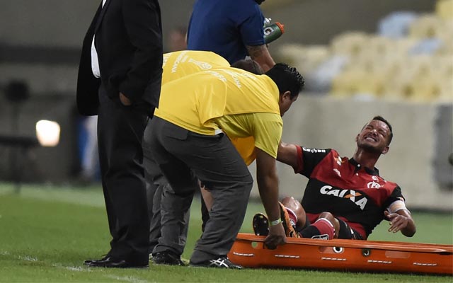 Rever tem lesão no ligamento e deve desfalcar por mais de 1 mês