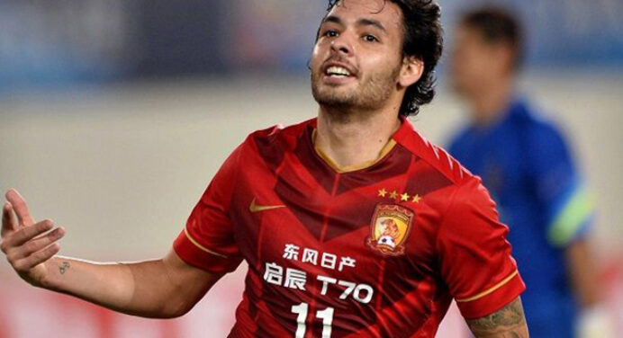 De acordo com jornalista, dirigente do Flamengo vai à China para trazer reforço