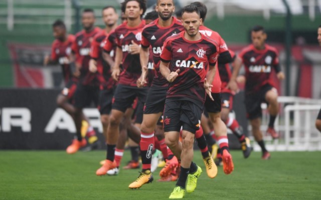 Salário de Lincoln quando no Flamengo é fora da realidade do Cruzeiro