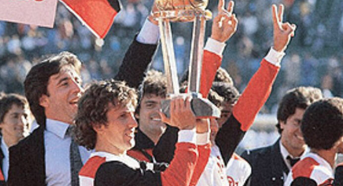 Zico afirma que Flamengo de 1981 venceria Barcelona de Guardiola: “Daria ‘porrada’ neles”