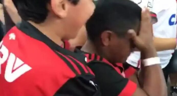 Viu essa? Filho de Márcio Araújo vai aos prantos após classificação do Fla