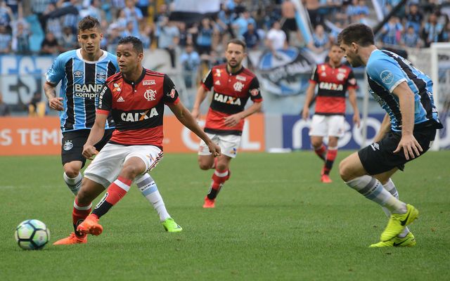 Mauro Cezar diz que Flamengo foi presa fácil para o Grêmio: “Completamente perdido”