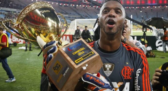 Ex-Flamengo e Corinthians, goleiro Felipe revela para quem vai torcer no confronto