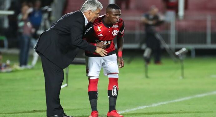 Uol: “Por que Vinicius Júnior, jovem mais caro da história, não é titular no Fla?”
