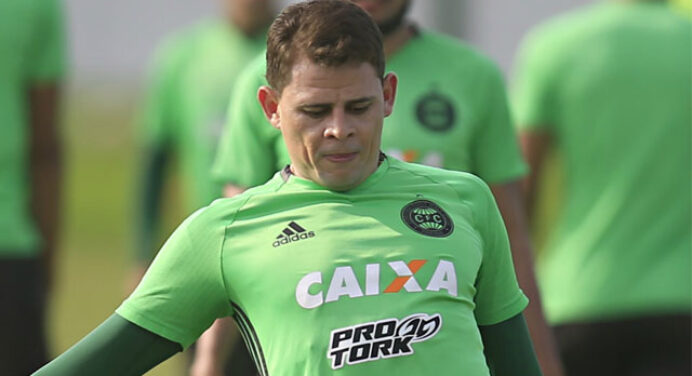 Jonas ou Márcio Araújo? Veja as estatísticas