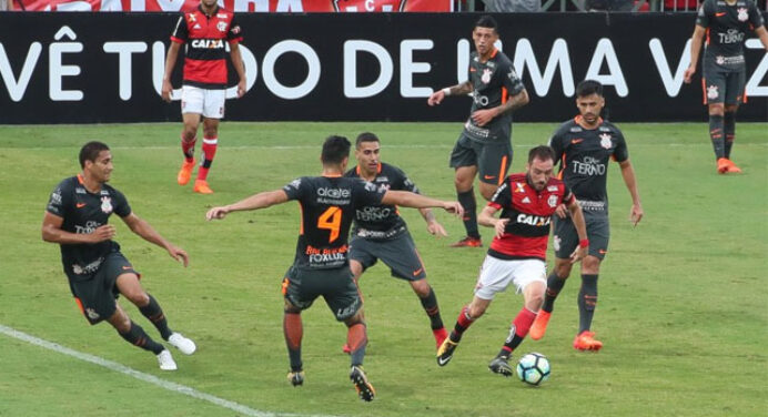 Gol de Mancuello repercute na Argentina e torcedores do Indepediente demonstram saudade