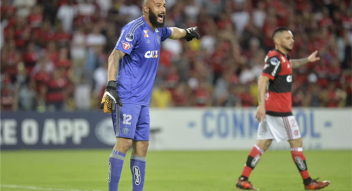 Muralha fala no intervalo da partida: “Já estou sendo cobrado há um bom tempo”