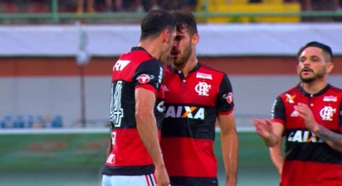 Léo Duarte revela que Vizeu chorou no vestiário do Flamengo em briga com Rhodolfo