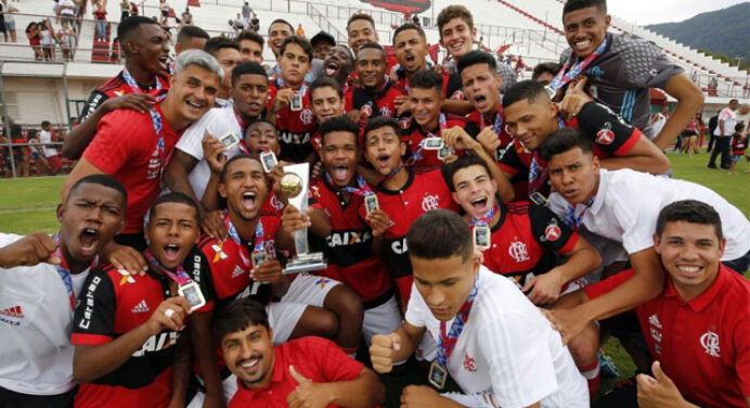 Fla fecha parceria para captar mais talentos às categorias de base