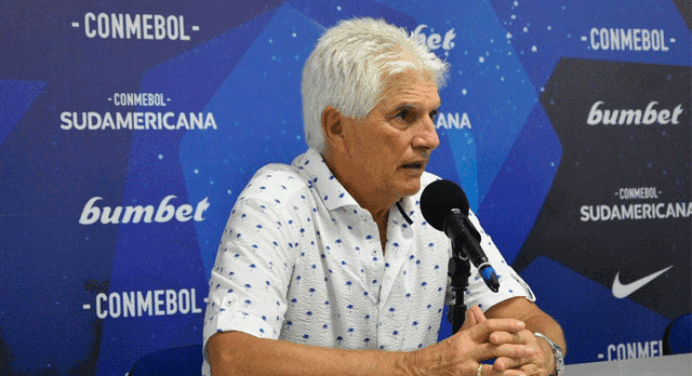 Técnico do Junior Barranquilla comemora poder jogar no Maracanã