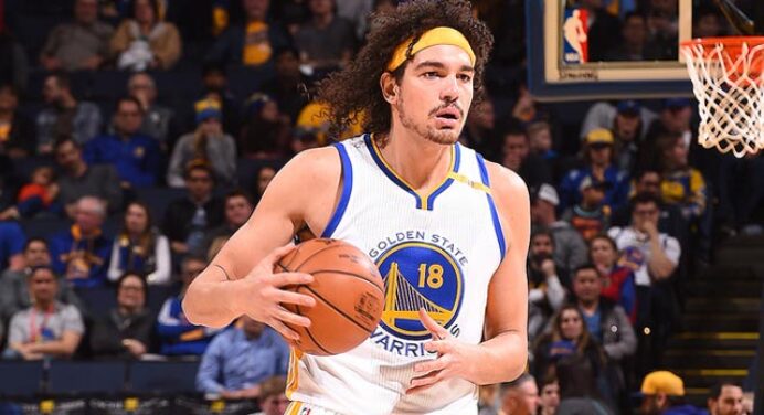 Contratação do ano? Fla formaliza oferta por Anderson Varejão