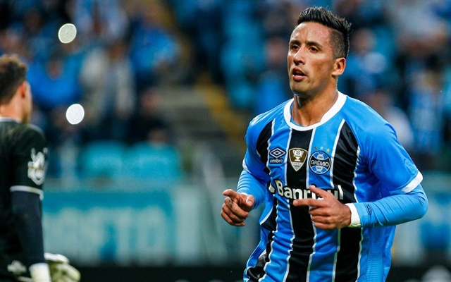 Tem vaga? Lucas Barrios não segue no Grêmio em 2018