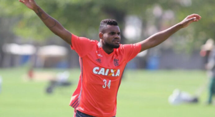 Contrato com o Flamengo se encerra, e zagueiro criado na Gávea acerta com o Figueirense