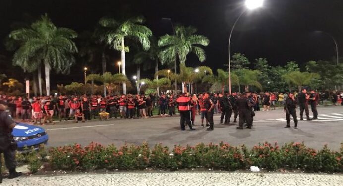 Vice do Fla critica vandalismo e atos violentos de torcedores rubro-negros