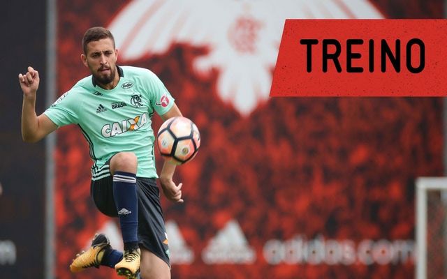 Vídeo: Flamengo treina duro em retorno ao Ninho do Urubu