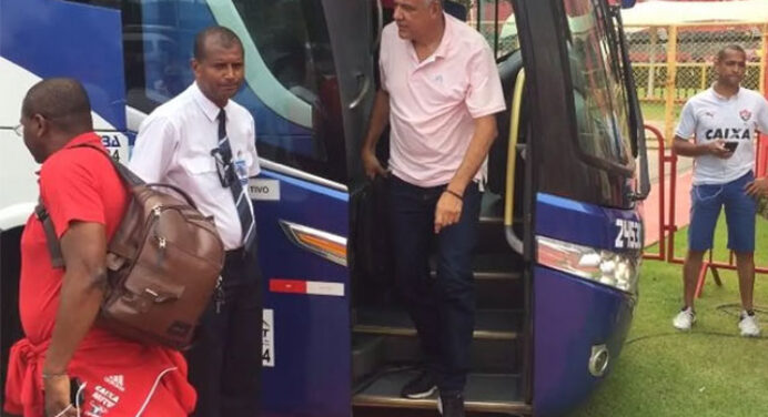 Coach de Rueda e decepção dos vascaínos. Veja o que bombou no Coluna do Flamengo hoje