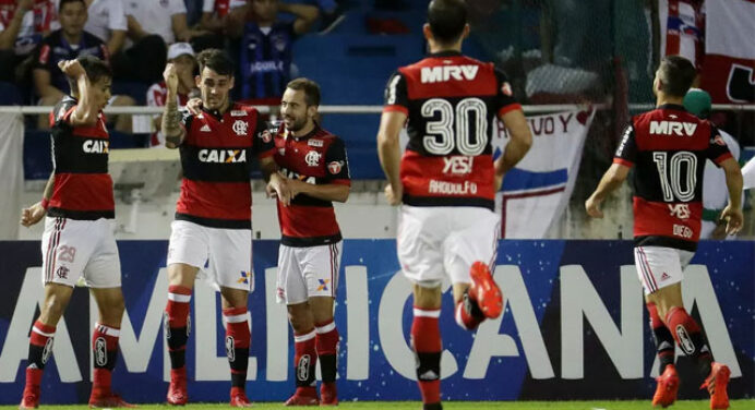 Crias da base aparecem em momento decisivo e comandam time do Flamengo